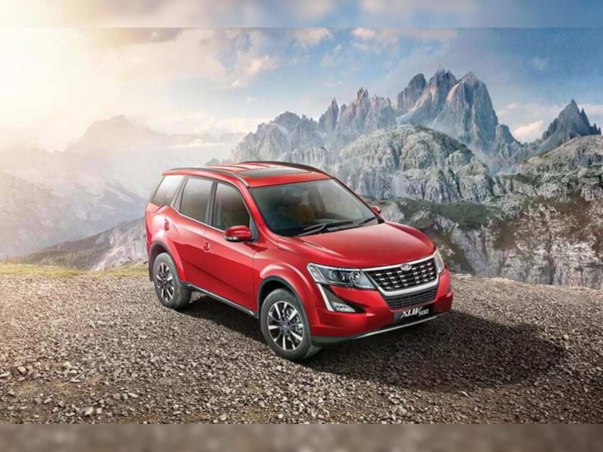Mahindra launches entry level variant of XUV500 at