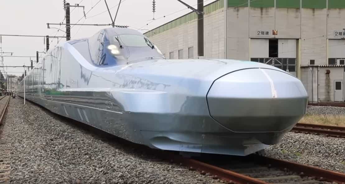 This bullet train can cover 400 kilometres in one hour!