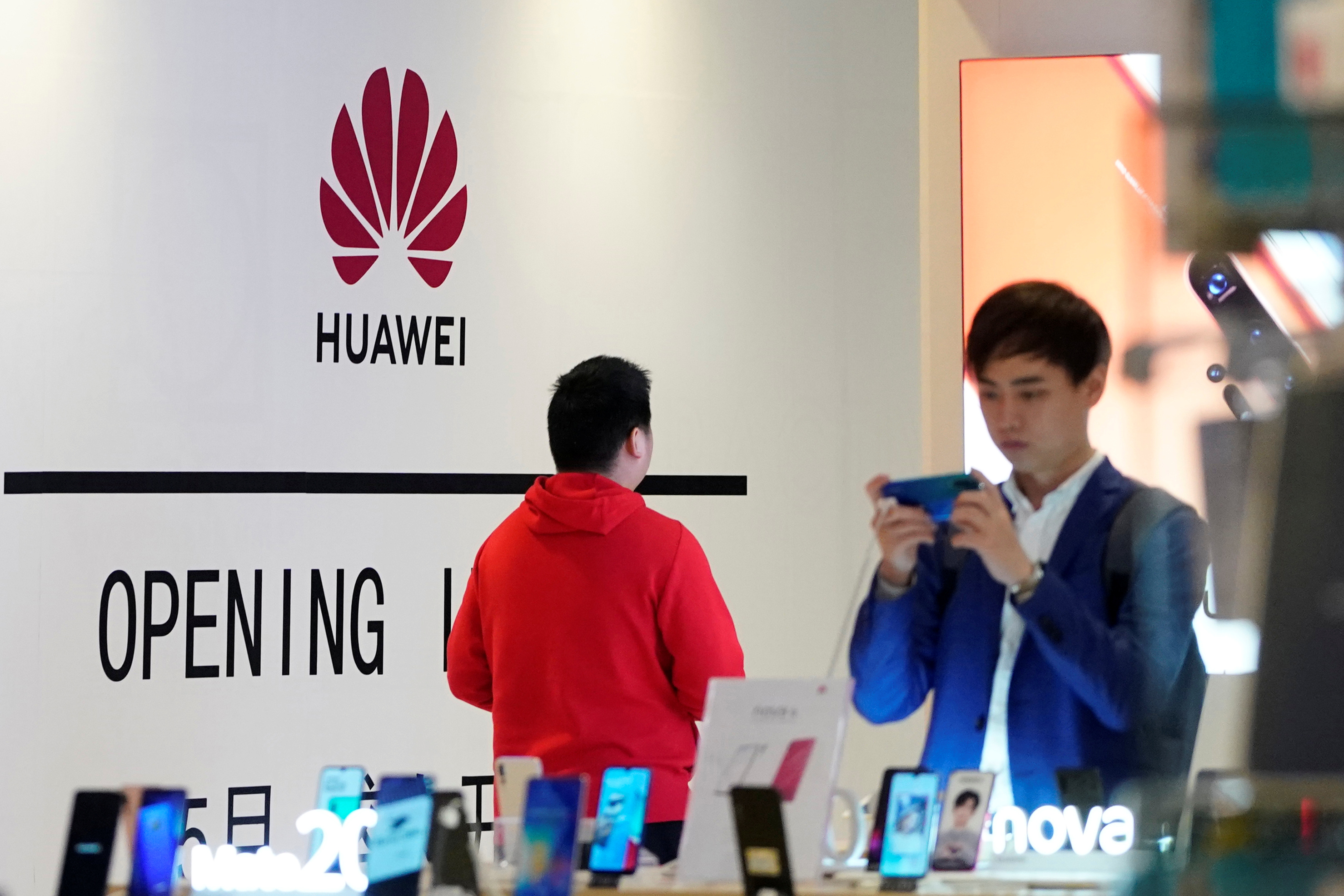Huawei ban clouds US-China trade talks, tech sector; move to derail slowing global economy