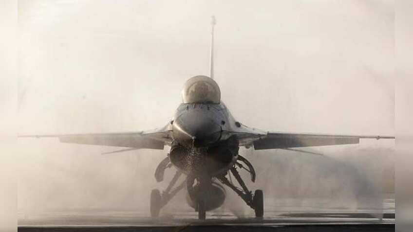 F-16 fighter jet crashes into California warehouse, pilot ejects