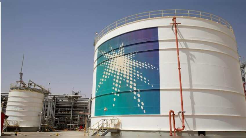 Oil prices slip but ends week higher on Mideast supply disruption fears