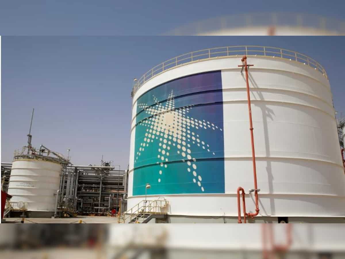 Oil prices slip but ends week higher on