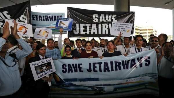 With fear of job loss, Jet Airways employees knock on Aviation Ministry's door
