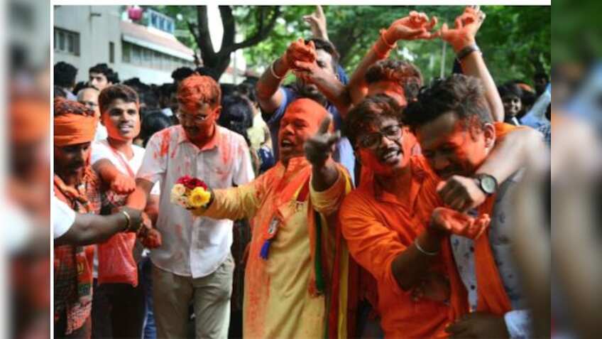 Lok Sabha elections results 2019: Modi factor worked! Smriti Irani defeats Rahul, spectacular BJP win certain