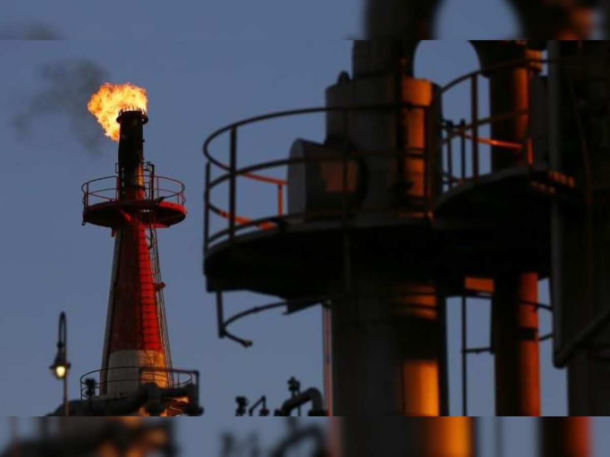 Oil prices up more than 1 pc on