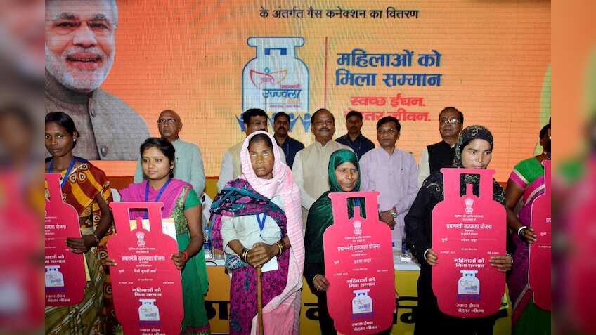 Modi 2.0: Now 5 kg LPG refill to power Ujjwala scheme to complete targeted connections 