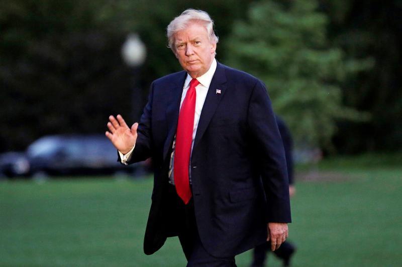 US President Donald Trump leaves China tariff deadline open