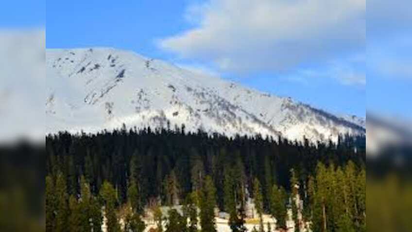 Vacay alert! Embark on trip to Kashmir with IRCTC package - Check out fare, schedule and other details
