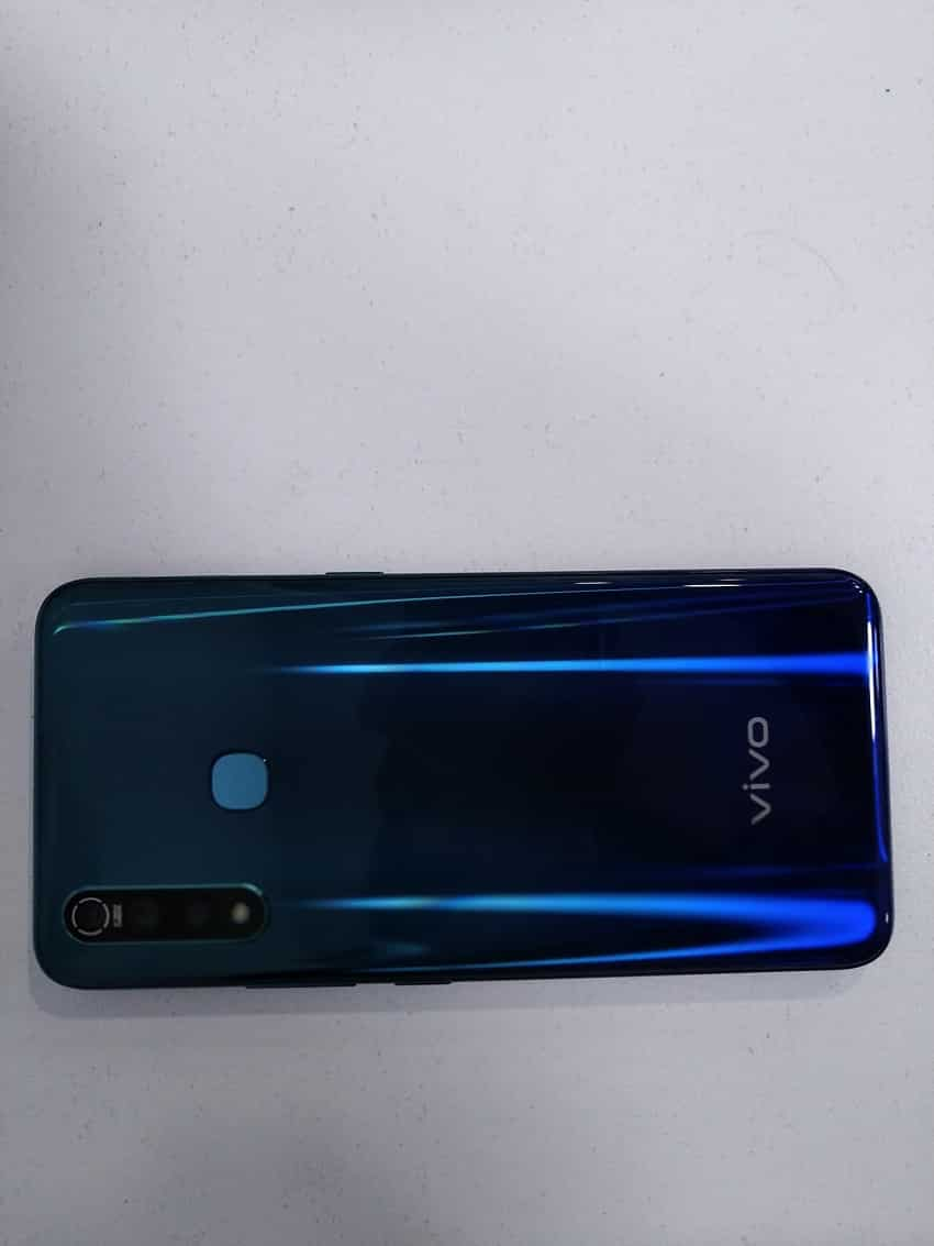 Vivo Z1Pro Design