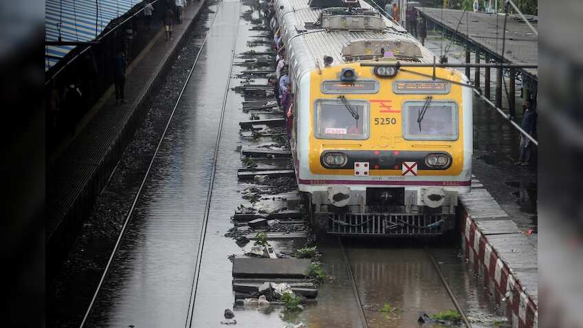 Mumbai rain warning today! Railways trains delayed, Skymet also warns of massive traffic problems