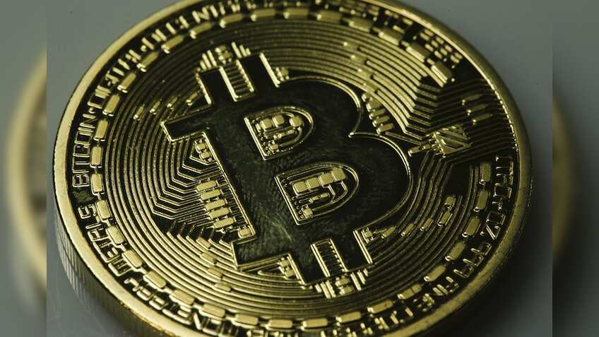 Bitcoin tumbles 10% on Facebook grill by US senators in regard to crypto plans