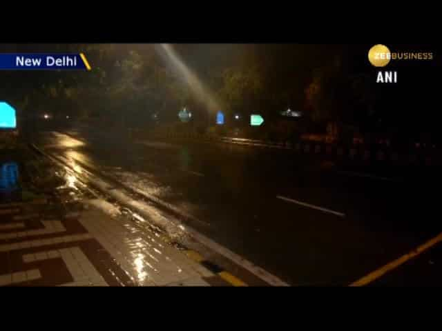 Rain Continues To Lash Parts Of Delhi | Zee Business