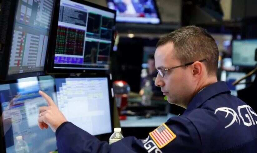 Global Markets: Asia stocks dip on likely smaller Fed rate cut, oil gains