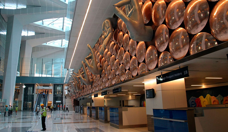 Delhi airport update: Massive traffic jams on road leading to IGI; airlines release advisories for flyers