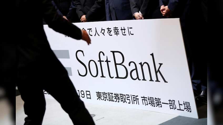 SoftBank Corp shares top 1,500 yen IPO price for the first time