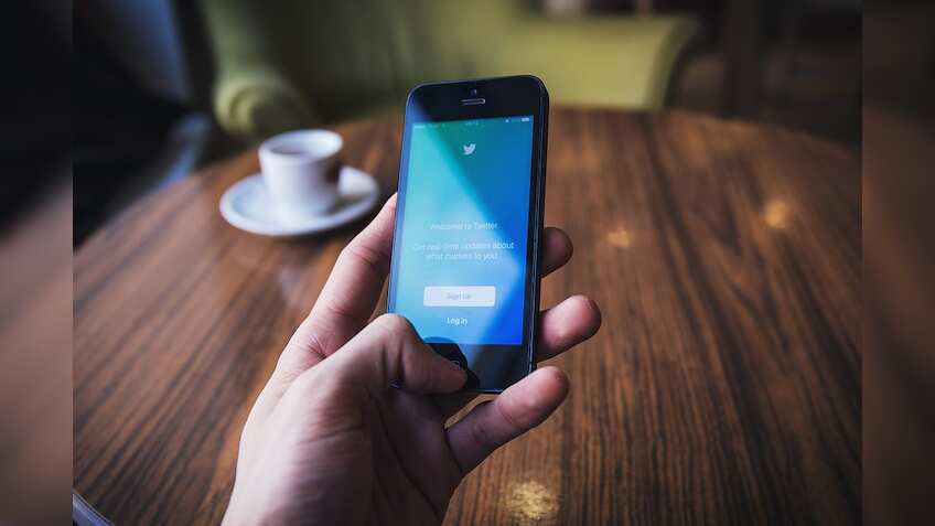 Twitter to soon let users follow topics