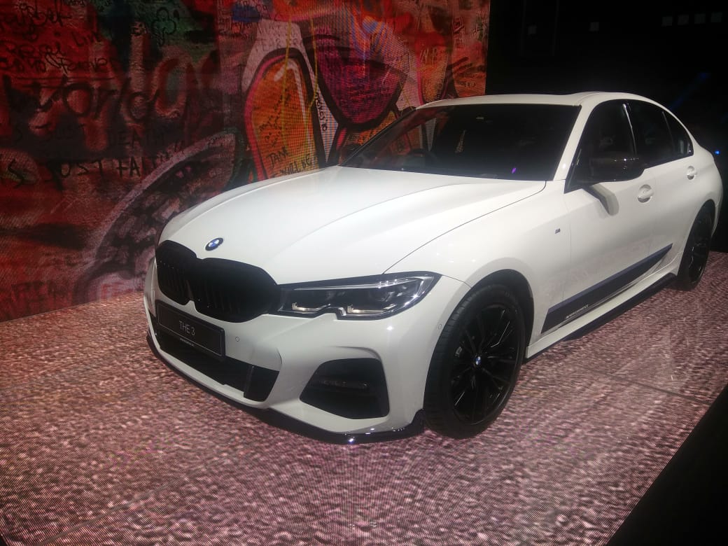 BMW 3 Series LAUNCHED in India - Check prices of 7th gen luxury sports sedan