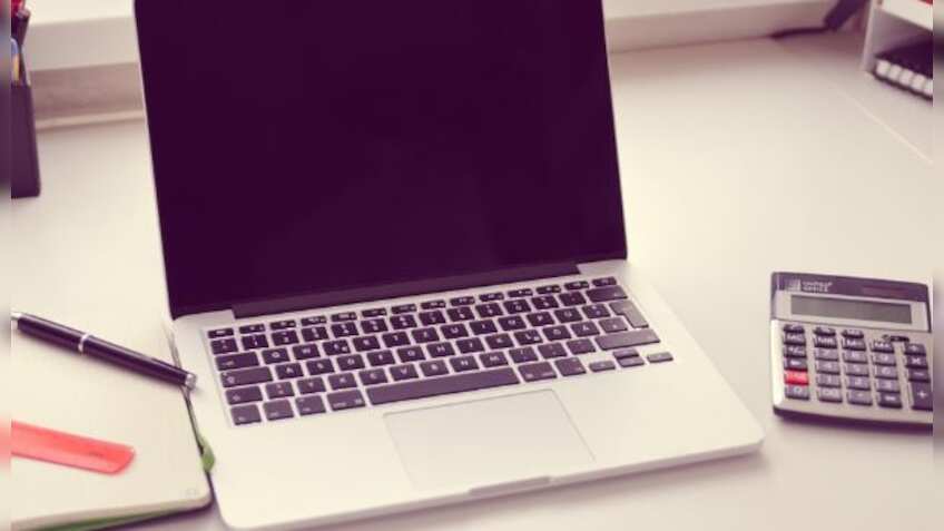 Digital transactions become easy! Now, make instant cashless payments via UPI on Vyapar app