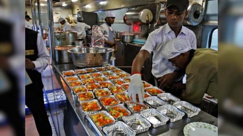 Train meal at just Rs 50! Indian Railways passengers ALERT - Good news from IRCTC coming soon