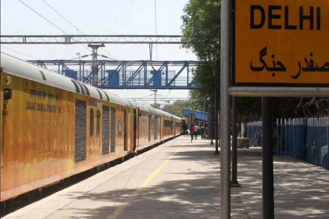 IRCTC run India's first pvt train, Tejas Express route and timings revealed by Indian Railways