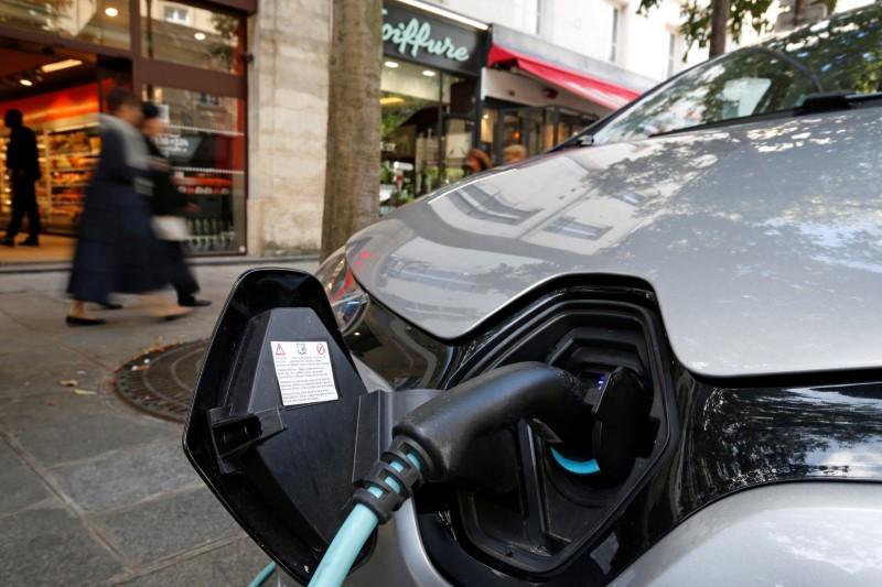 Good news! Electric Vehicle charging guidelines revised for EV owners; Charging station to come at every 3 Km in cities