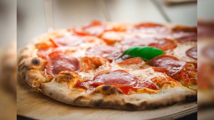 BEWARE! This man lost whopping Rs 61k after ordering 2 pizzas - Here is how