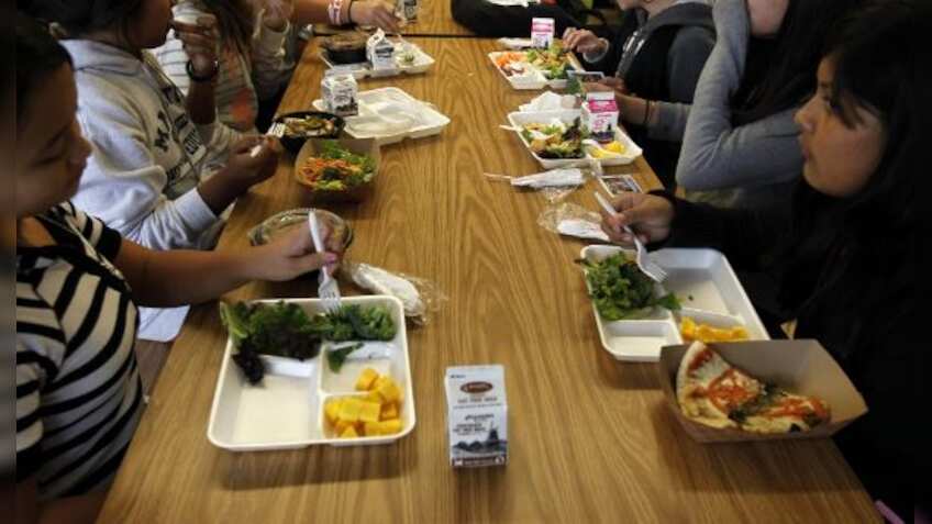 What kind of utensils do you eat in? Check here benefits and disadvantage