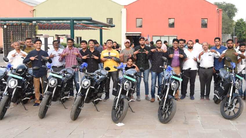 Revolt starts delivery of India's first electric bike RV 400 in Pune