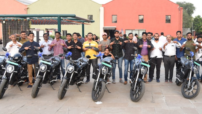 Revolt starts delivery of India's first electric bike RV 400 in Pune