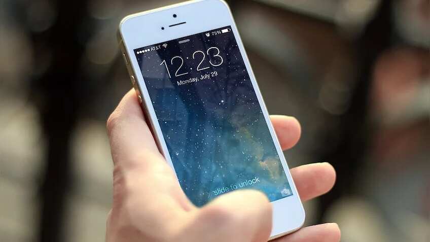 TRAI revamps mobile number portability rules; reduces charges, time taken