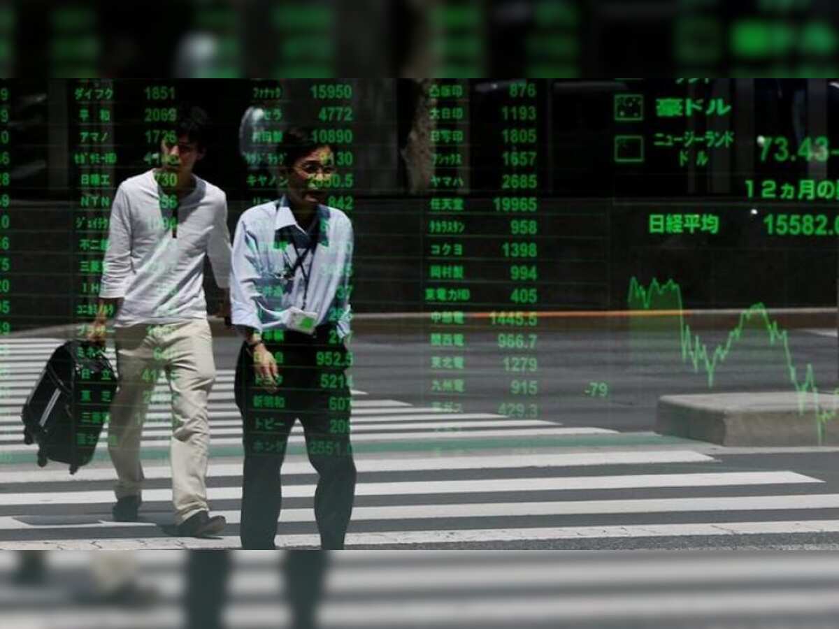 Asian stocks climb as trade deal hopes flicker
