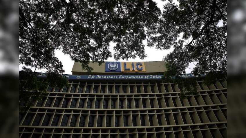 LIC Assistant mains admit card 2019 released, Download at licindia.in