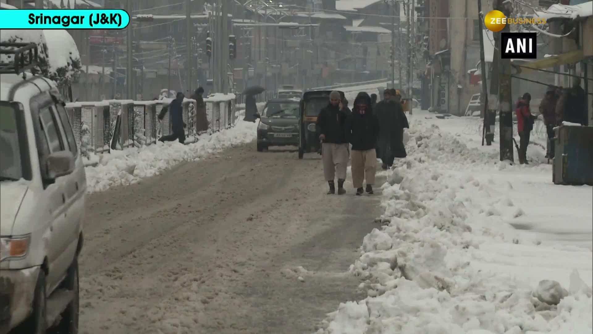 Weather today: Watch! Srinagar receives fresh snowfall ...