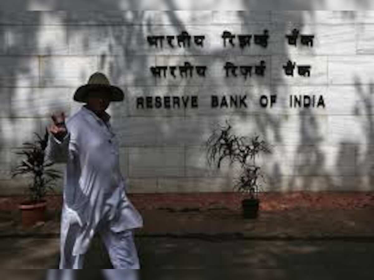 RBI direct banks to give credit, debit card
