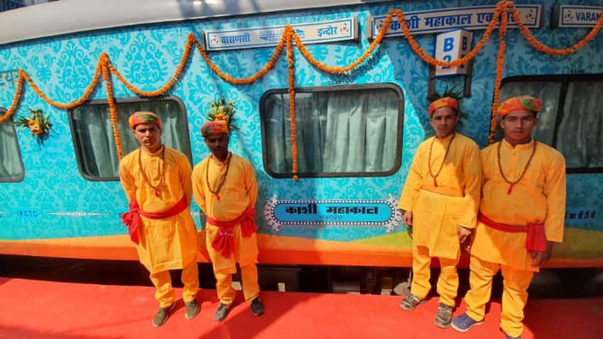 Kashi Mahakal Express: Flagged off by PM Narendra Modi, train starts ...