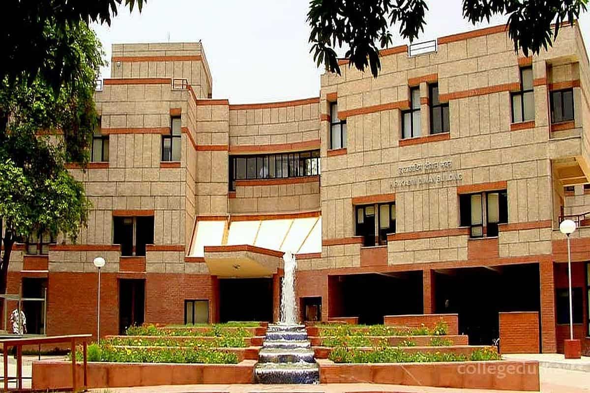Coronavirus fight: IIT-K asks students to vacate hostels