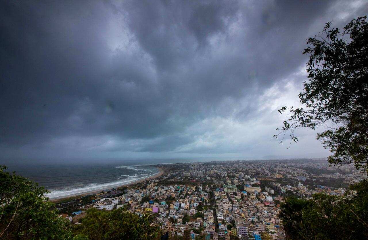 category-5-cyclone-slams-australia-cbs-news