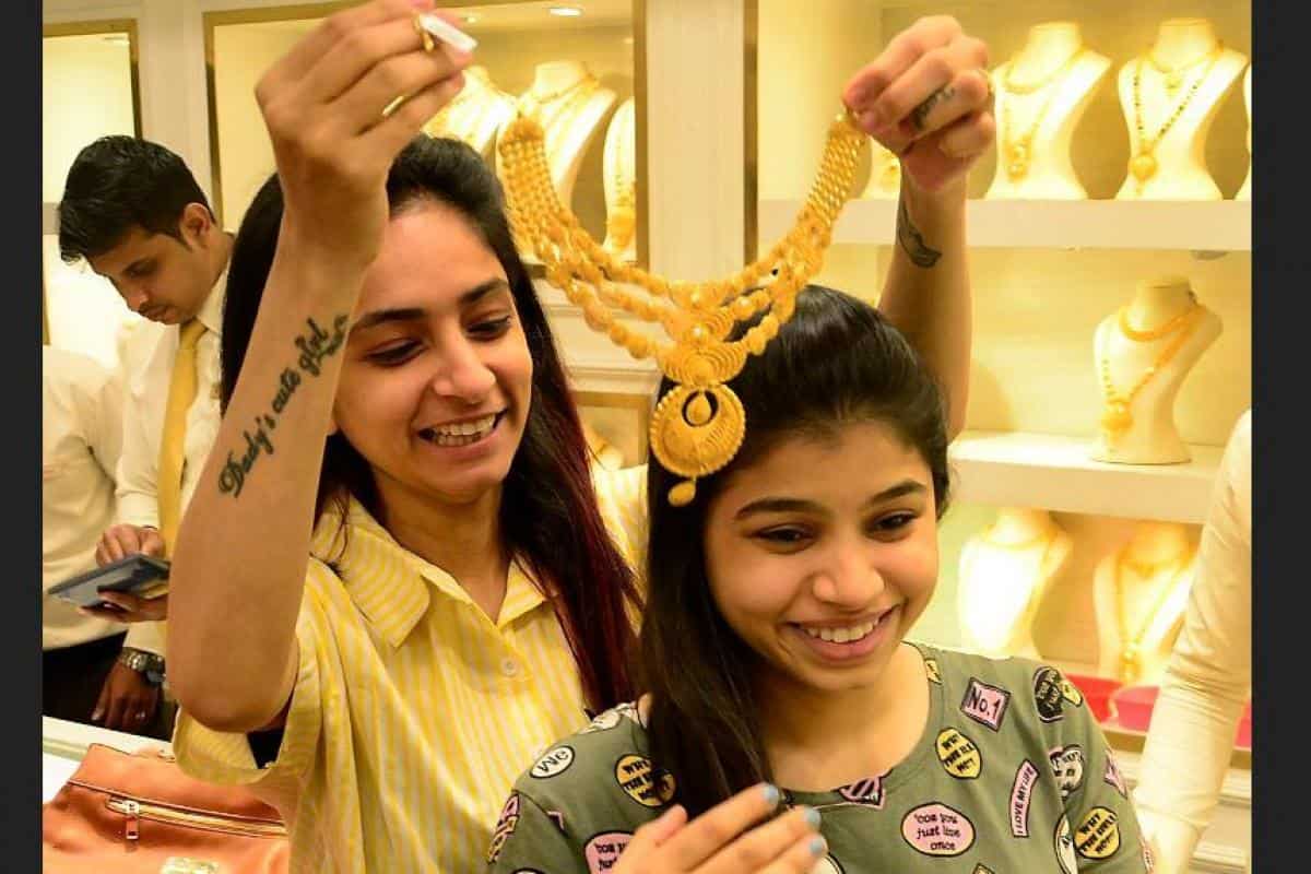 Gold price drop! Expert calls it temporary blip, retains bullish outlook
