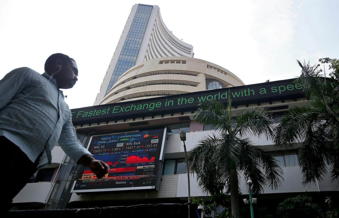 Stock Market: Sensex climbs 34K, Nifty above 10,000 levels; Kotak Mahindra Bank, Oberoi Realty shares surge