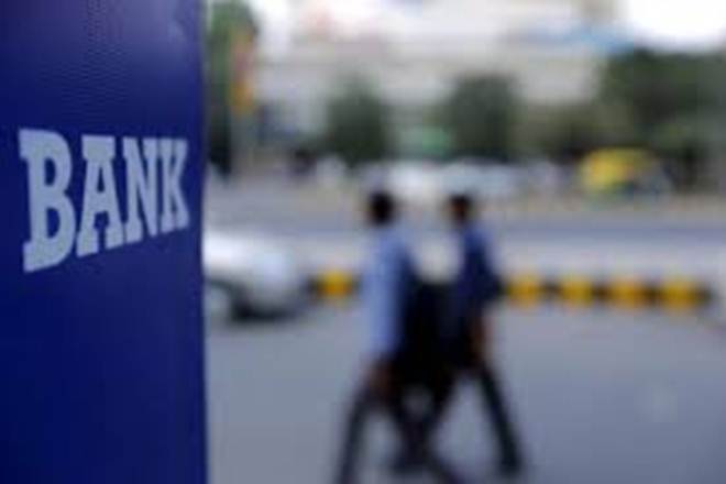 Private banks lose people's trust, while public sector