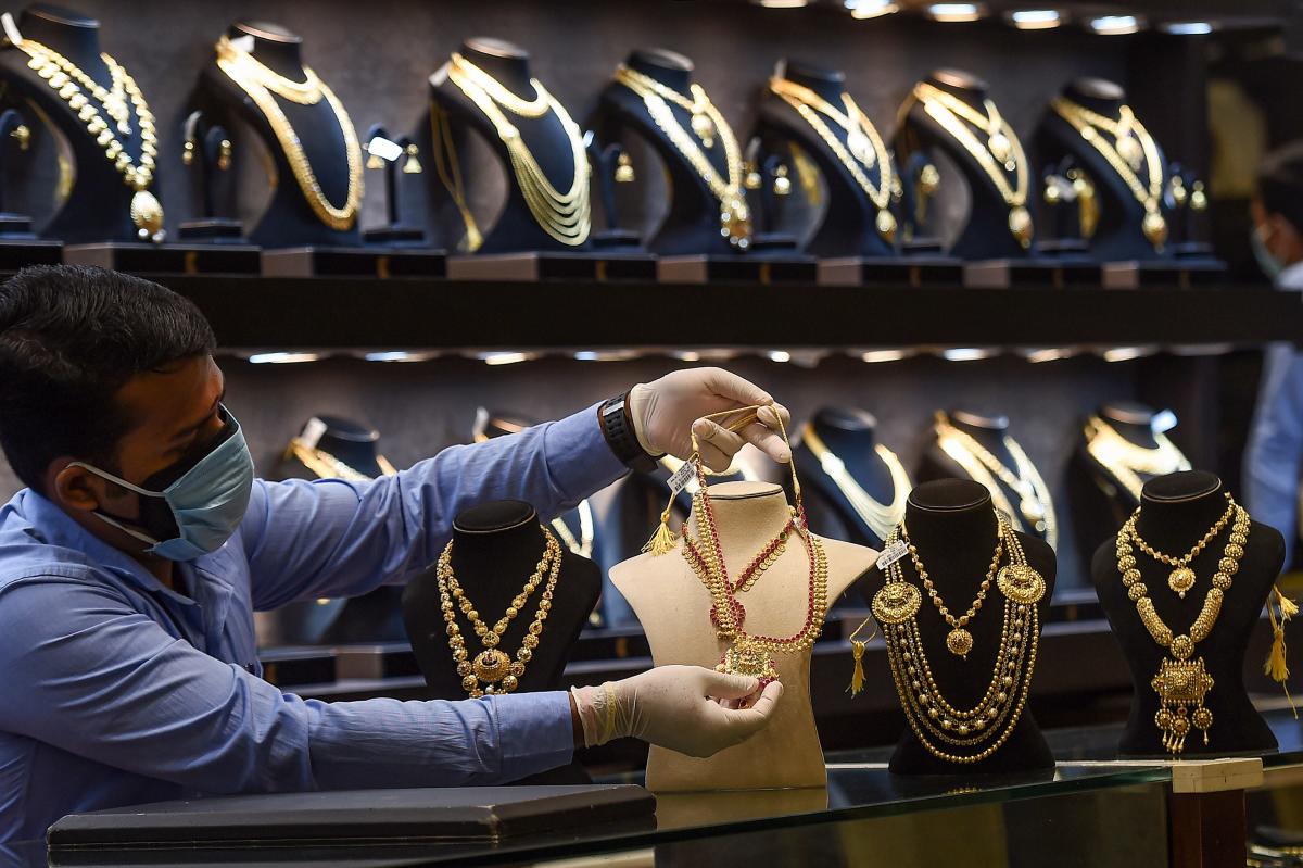 Gold price on record-breaking spree, climbs life-time high for 15th successive day; silver near Rs 78K level