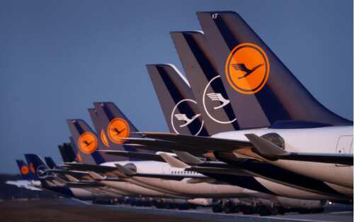 Lufthansa cabin crew union members back cost cut deal