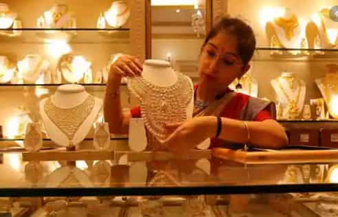 Gold Price Outlook: Gold to remain firm this week, may test Rs 55,000 mark, says expert
