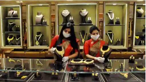 Gold Price Today: Yellow metal recovers 0.9 pct after shallow dip yesterday; experts predict rise post-consolidation