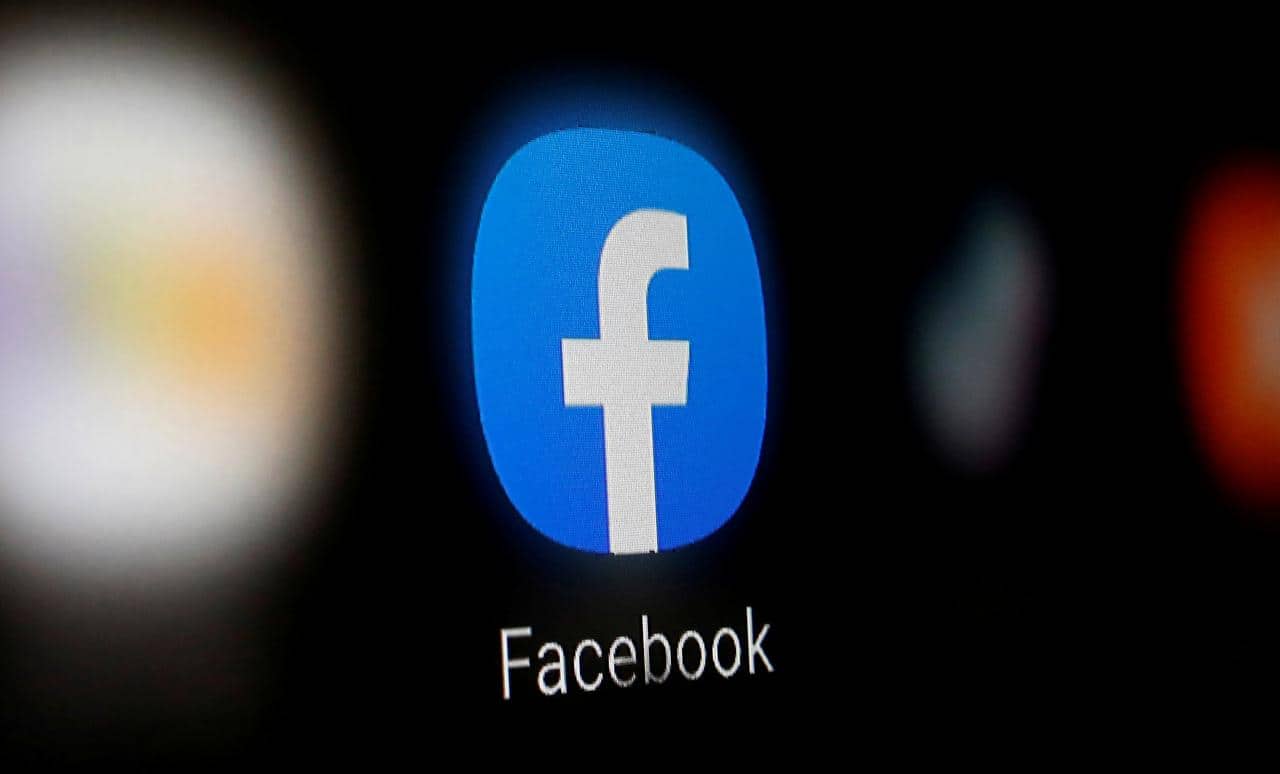 FB limits forwarding to 5 people or group at a time on Messenger