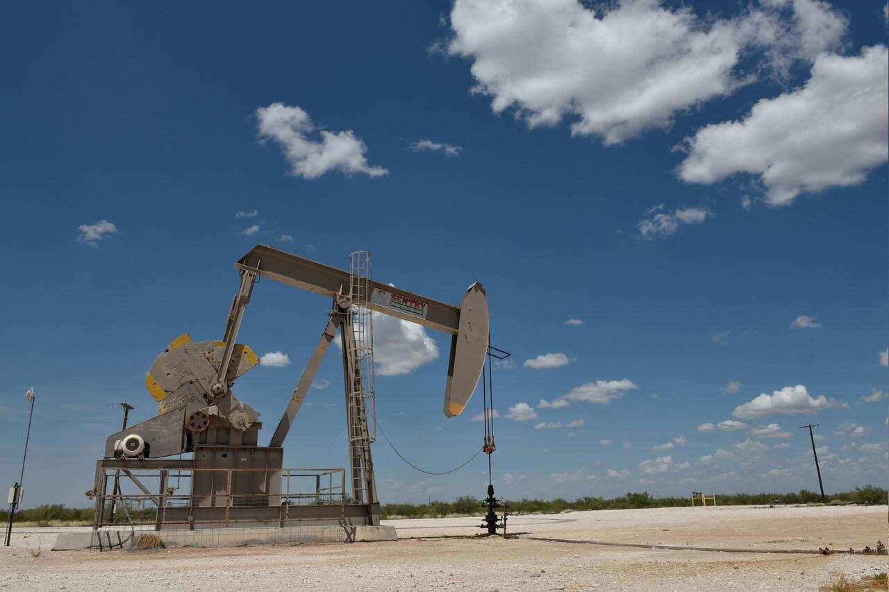 WTI Crude: Oil prices add to losses as supplies swell amid weak demand