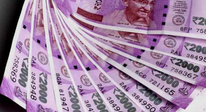 Rupee surges 9 paise to 73.33 against US dollar in early trade