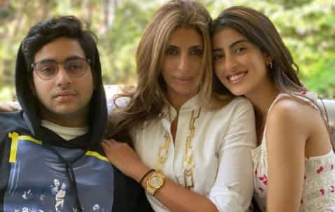 Navya with her brother and mother