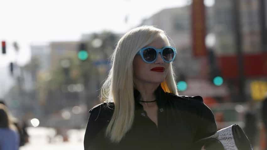 Blake Shelton says fans wonder how Gwen Stefani ended up with him