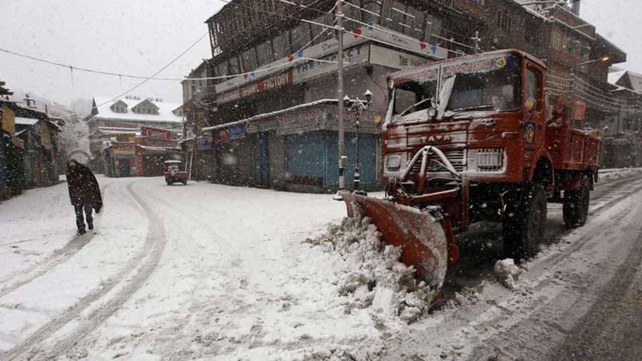 Weather report today: Fog in Jammu, thin clouds in Kashmir